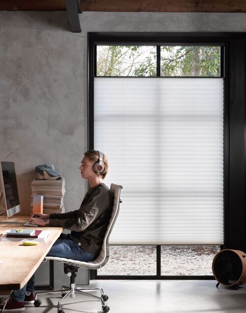 Zo houd je de zon buiten tijdens het thuiswerken